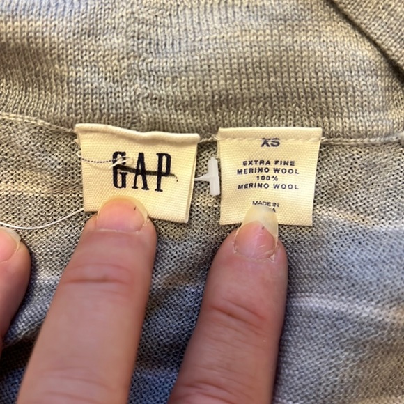 Gap gray horizontal striped open front cardigan. New never worn. - Picture 2 of 5